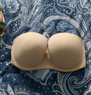 Wacoal 854119 "Red Carpet" Women's Beige Lined Underwire Strapless Bra 38DDD